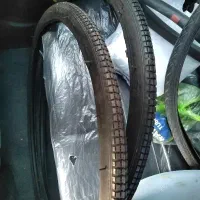 2عدد لاستیک 28 قدیمی ویک عدد تیوب نو