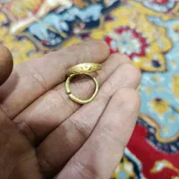 مهره و انگشتر قدیمی کهنه عتیقه|کلکسیون اشیاء عتیقه|شیراز, گل سرخ|دیوار