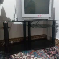 تلویزیون ۲۱ اینچ ال جی سالم و میزشیشه ای