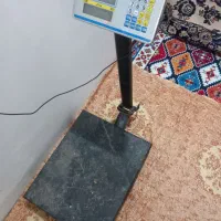 ترازو دیجیتال شارژی درحد.نو سالم زرفیت سیصد کیلو