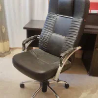 صندلی مدیریتی حاد