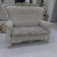 مبل ۷ نفره  تاج دار سلطنتی با میز وسط و دو عسلی