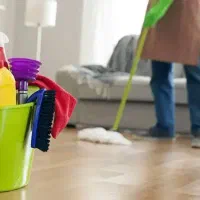نظافت خونه انجام میشود