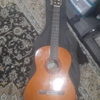 گیتار یاماها c70 درحد نو سالم
