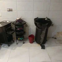 دکور و صندلی ارایشگاه|آرایشگاه و سالنهای زیبایی|کاشان, لتحر|دیوار