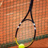 استخدام نیرو در باشگاه تنیس