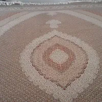 یک تخته فرش ماشینی ۷۰۰ شانه ۹ متری