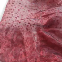 پارچه زرشکی رنگ ( تور یا حریر با طرح ستاره )|پرده، رانر، رومیزی|شیراز, زرگری|دیوار