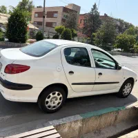 ماشین بی رنگ