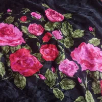 یک قواره پارچه مخمل گلدار