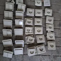 تعدادی کلید و پریز