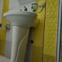 سنگ روشویی و میز  وتلویزیون