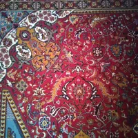 فرش ۱۲ متری  ۲ عدد،ویک تخته متری ،ساعت دیواری