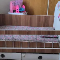 تخت و کمد بچه گانه با تشک|اسباب و اثاث بچه|ساوه, |دیوار
