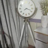 ساعت ایستاده