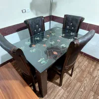 میز و صندلی و لوازم خانگی