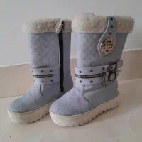 تعدادی کفش دخترانه سایز 27 وچکمه سایز32