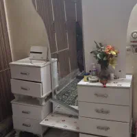 یه عدد کمد ارایشی