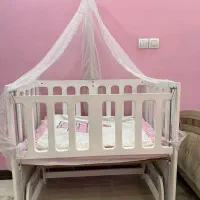 تخت نوزاد گهواره ای
