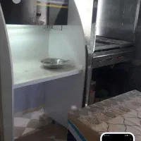 میز برای فست فودی و فلافلی