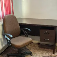 میزتحریر و صندلی در حد نو