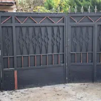 درب یا دروازه حدود ۳ متر