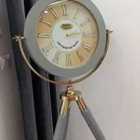 ساعت سه پایه و تابلو دیواری