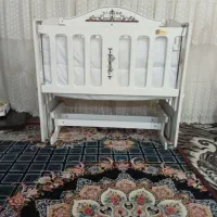 گهواره نوزاد در حد نو