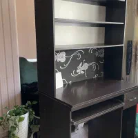 کتابخانه دوتیکه و میز کامپیوتر