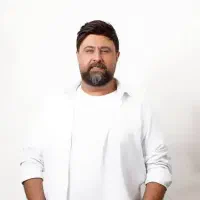 دوعدد بلیط کنسرت محمدعلیزاده جمعه شب ساعت۲۱