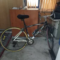 دوچرخه  حرفه ای تمیز  و مرتب