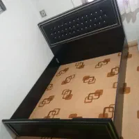 تختخواب دونفره همراه با تشک رویال و۲عددپاتختی