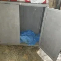 میز فلزی