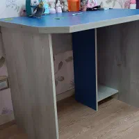 میز تحریر|میز تحریر و کامپیوتر|پرند, فاز ۳|دیوار