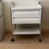 تخت فیشال مژه ترولی فلزی صندلی تابورهبخور سردگرم|آرایشگاه و سالنهای زیبایی|شاهینشهر, فردوسی|دیوار