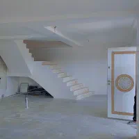 ویلای  قلعه قاضی دو طبقه 700متری نوساز500 مترحیاط