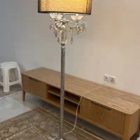 اباژور ایستاده