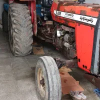 یه دستگاه تراکتور