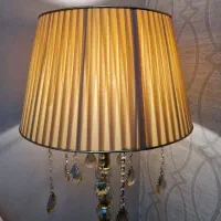 آباژور ایستاده سالم و نو|چراغ خواب و آباژور|رشت, نیکمرام|دیوار