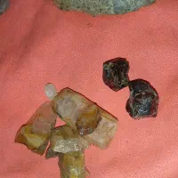 سنگ گارنت،سنگ طلا،سنگ راف،یشم،|کلکسیون اشیاء عتیقه|تکاب, |دیوار