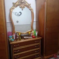 دوعدد کمد چوب گردو ومیز آریش به فورش میرسد|جاکفشی، کمد، دراور|قم, شهرک مهدیه (مدرس)|دیوار