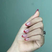 کاشت و ترمیم ناخن و پدیکور تخصصی|خدمات آرایشگری و زیبایی|قشم, |دیوار
