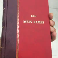 نسخه اصلی کتاب نبرد من چاپ آلمان نازی ۱۹۳۵