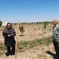 کارشناس کشاورزی و فروشنده