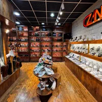 فروشنده خانم