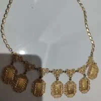 گردنبند و سوزن