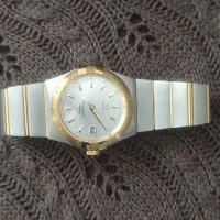 ساعت اومگا پشت شیشه ای