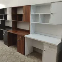 میز تحریر کتابخانه