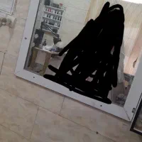 ۳عدد آینه و یک  صندلی اصلا