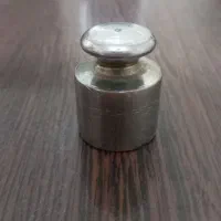 وزنه ۱۰۰ گرمی